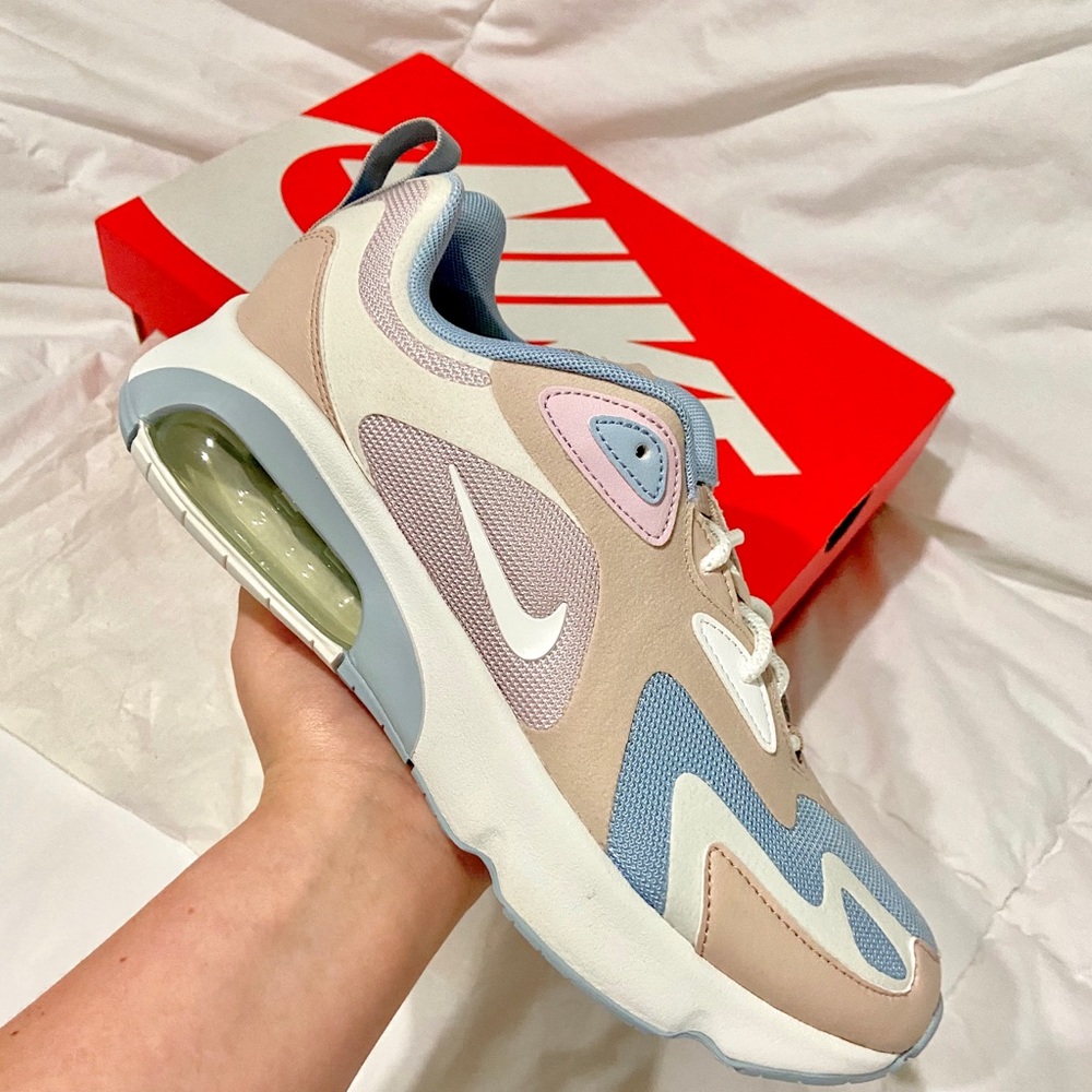 Women’s Nike Air max 200 ‘barely rose’